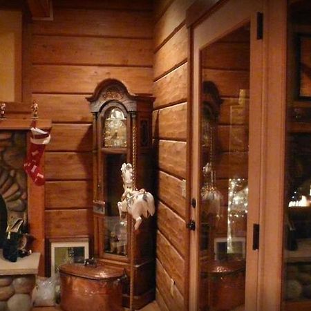 The Great Bear Inn Coram Esterno foto